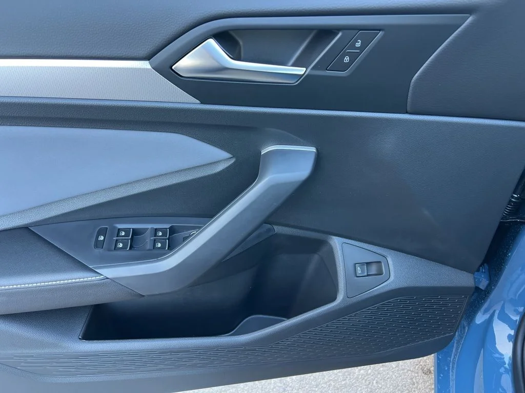 New 2026 Blue Volkswagen 1.5T SE image 11