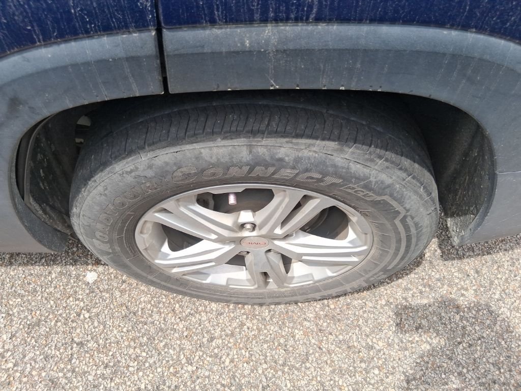 Used 2020 Blue GMC SLE image 11