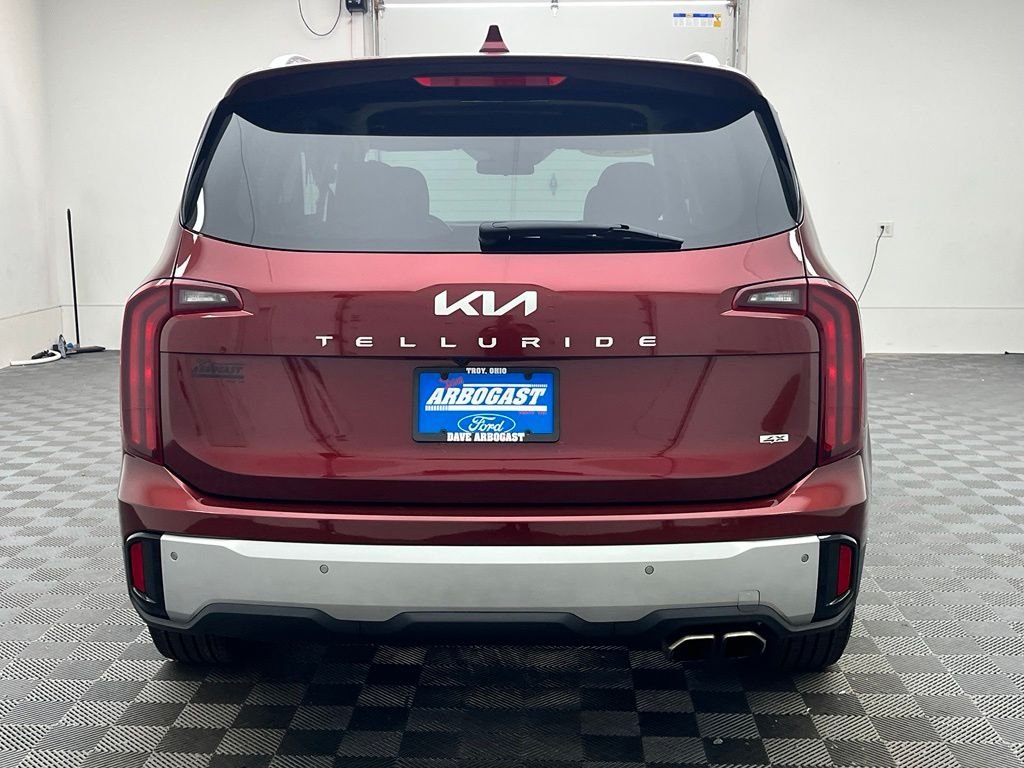 Used 2024 Red Kia S image 9