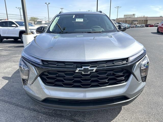 2026 Chevrolet Trax LT - Photo 9