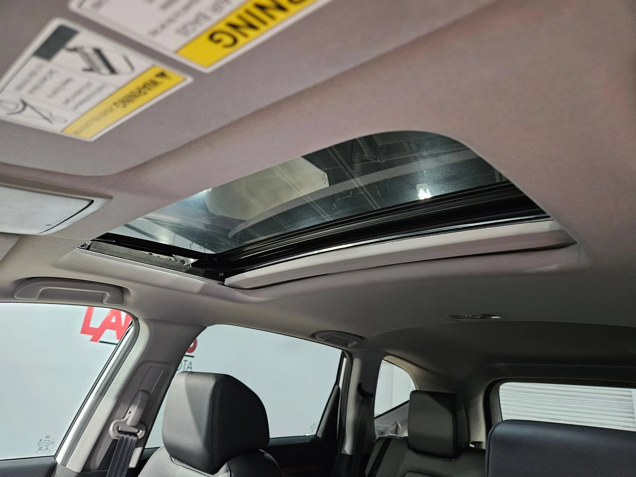 Used 2022 Platinum White Pearl Honda Touring image 25