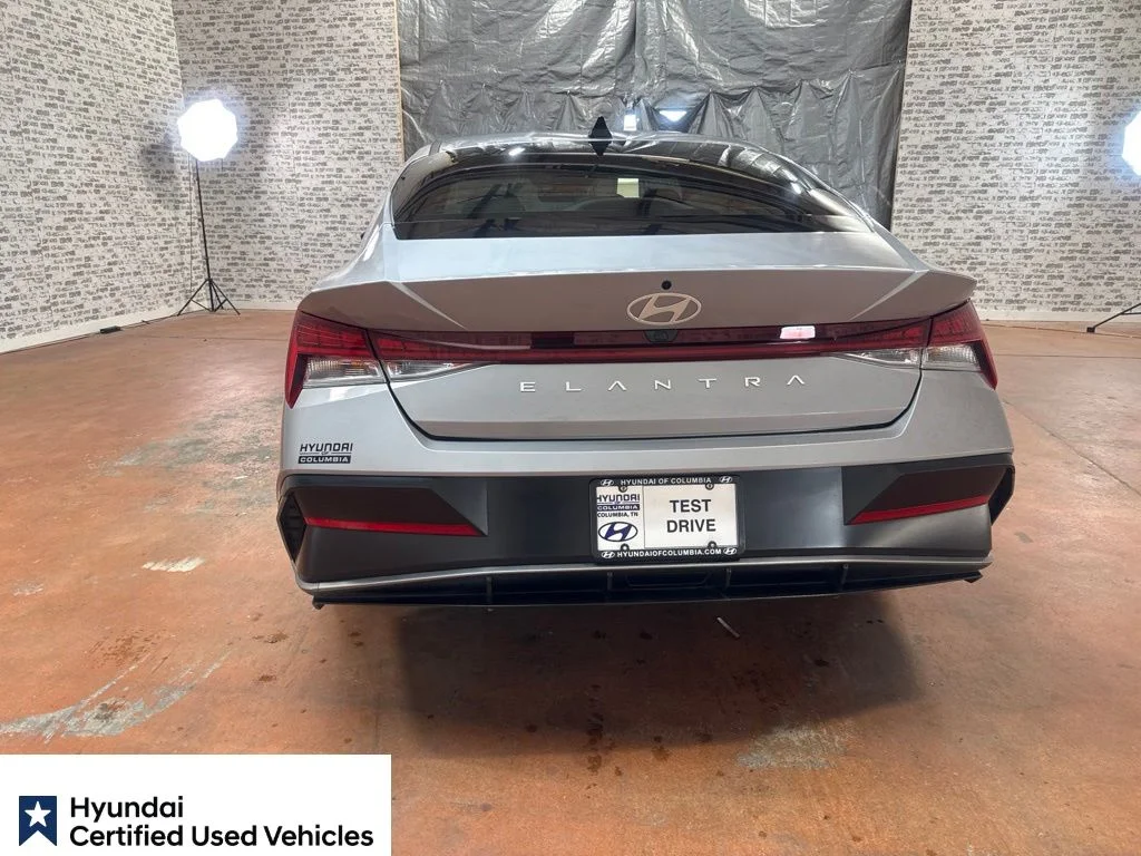 Certified Used 2025 Fluid Metal Hyundai SEL Convenience image 7