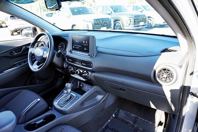 Used 2023 Silver Hyundai SEL image 9