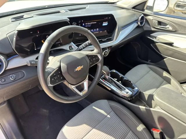 Used 2025 White Chevrolet LT image 40