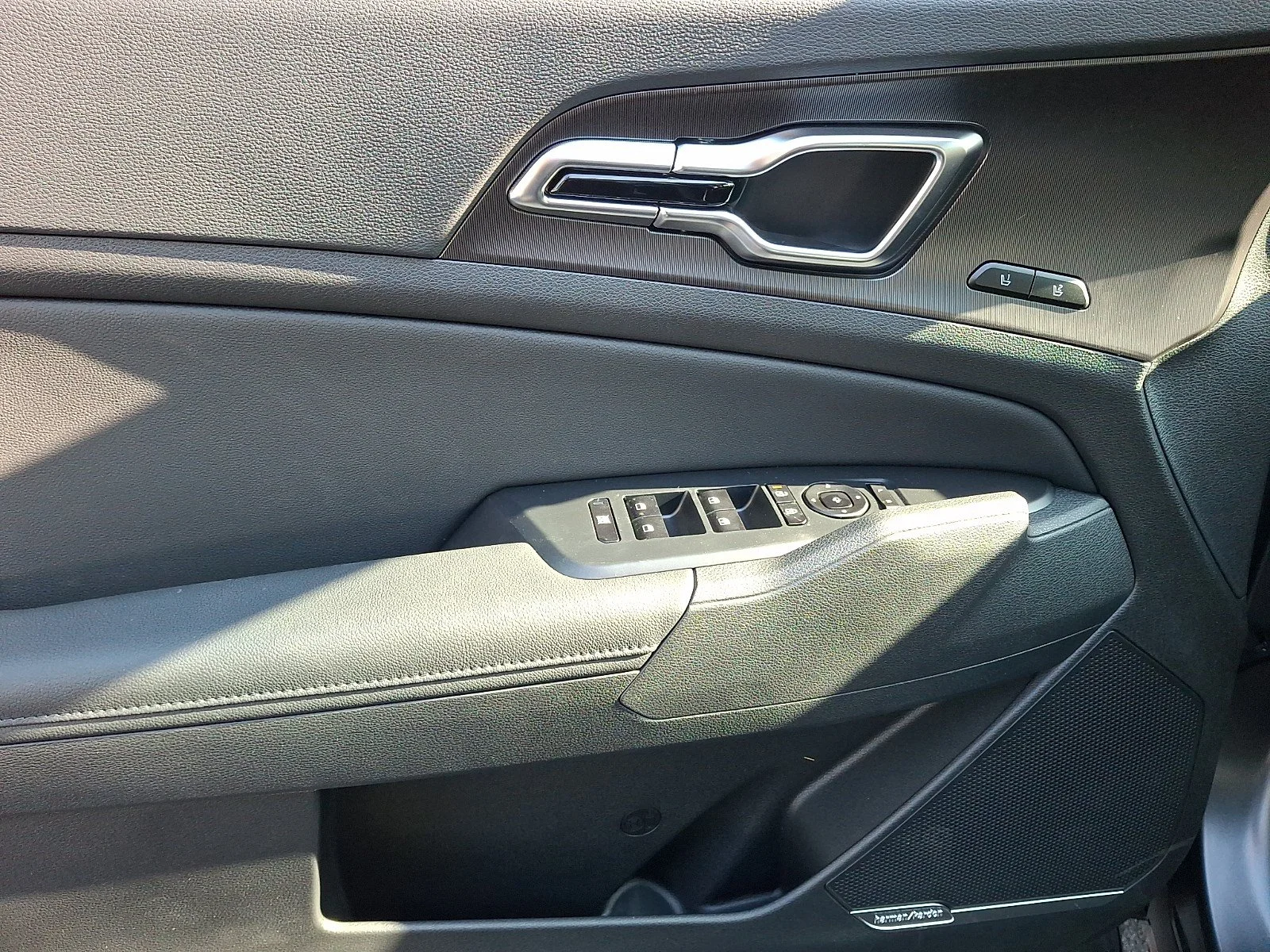 New 2026 Shadow Matte Gray Kia SX Prestige image 5