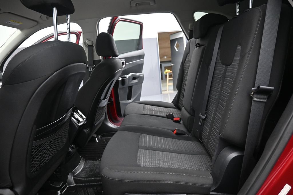 Used 2021 Passion Red Tintcoat Kia LX image 26