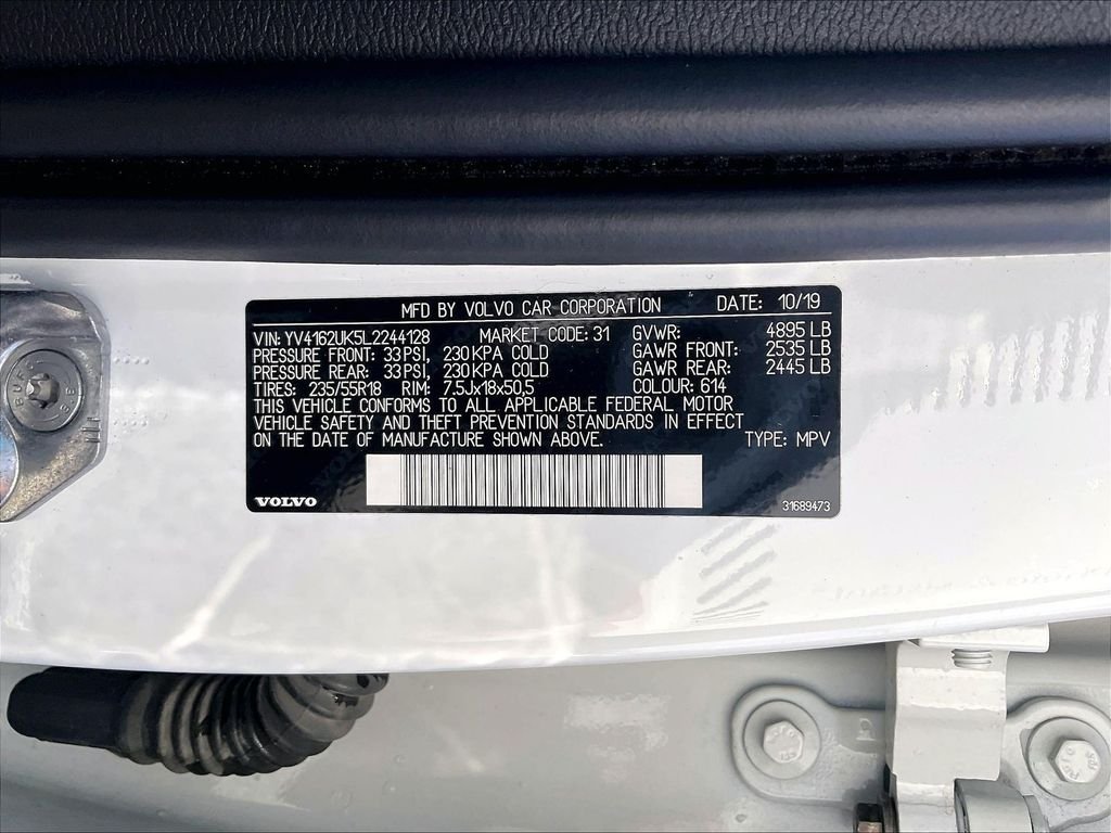 Used 2020 White Volvo Momentum image 32