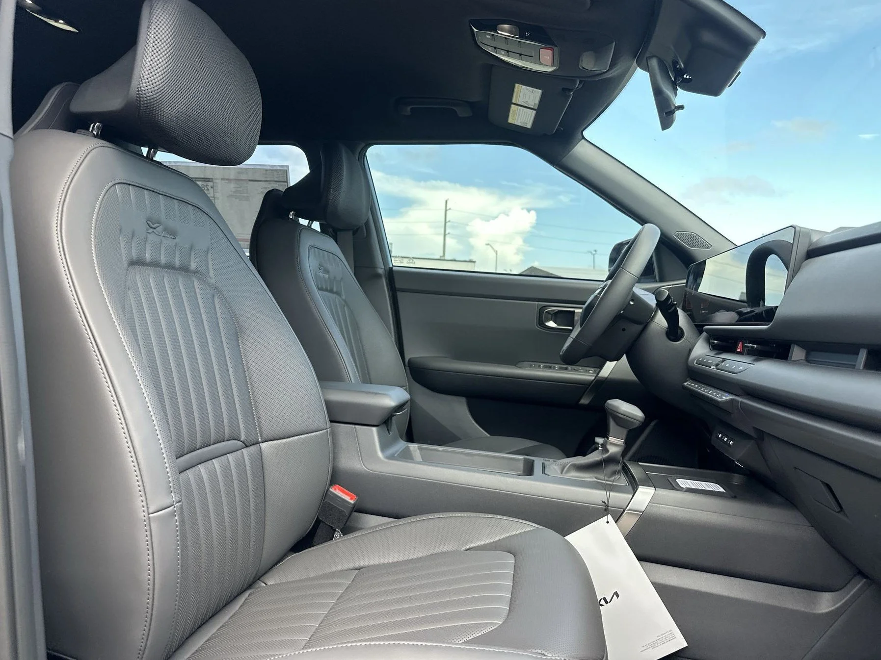 New 2027 Terrain Brown / Black Roof Kia X-Line S image 23