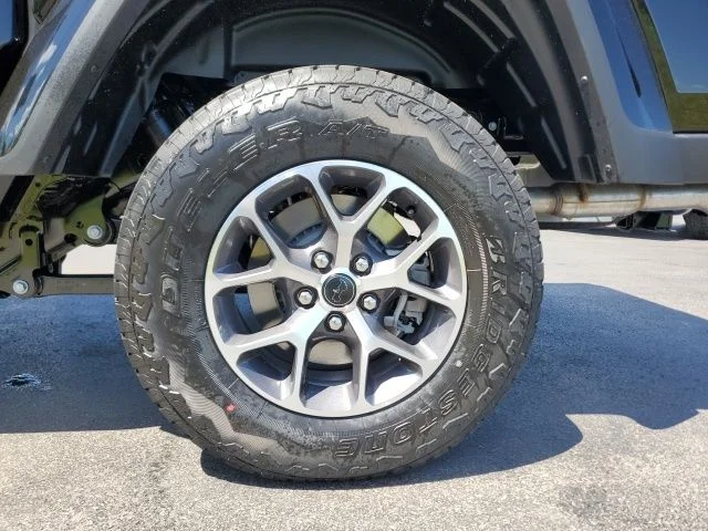 New 2026 Black Clear-Coat Exterior Paint Jeep Sport S image 9