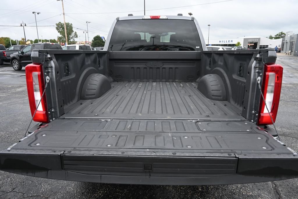 Used 2024 Gray Ford XLT image 12