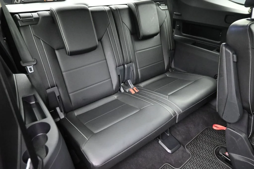 Used 2023 Black Volkswagen 2.0T SE w/Technology image 12