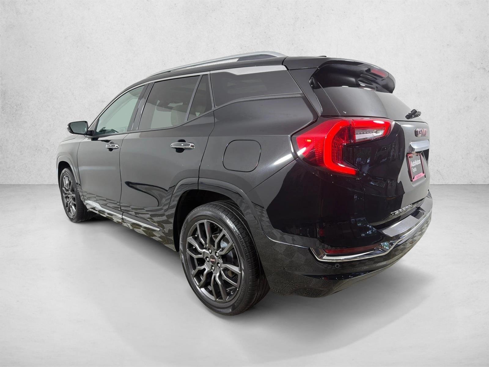 Used 2022 Ebony Twilight Metallic GMC Denali image 7