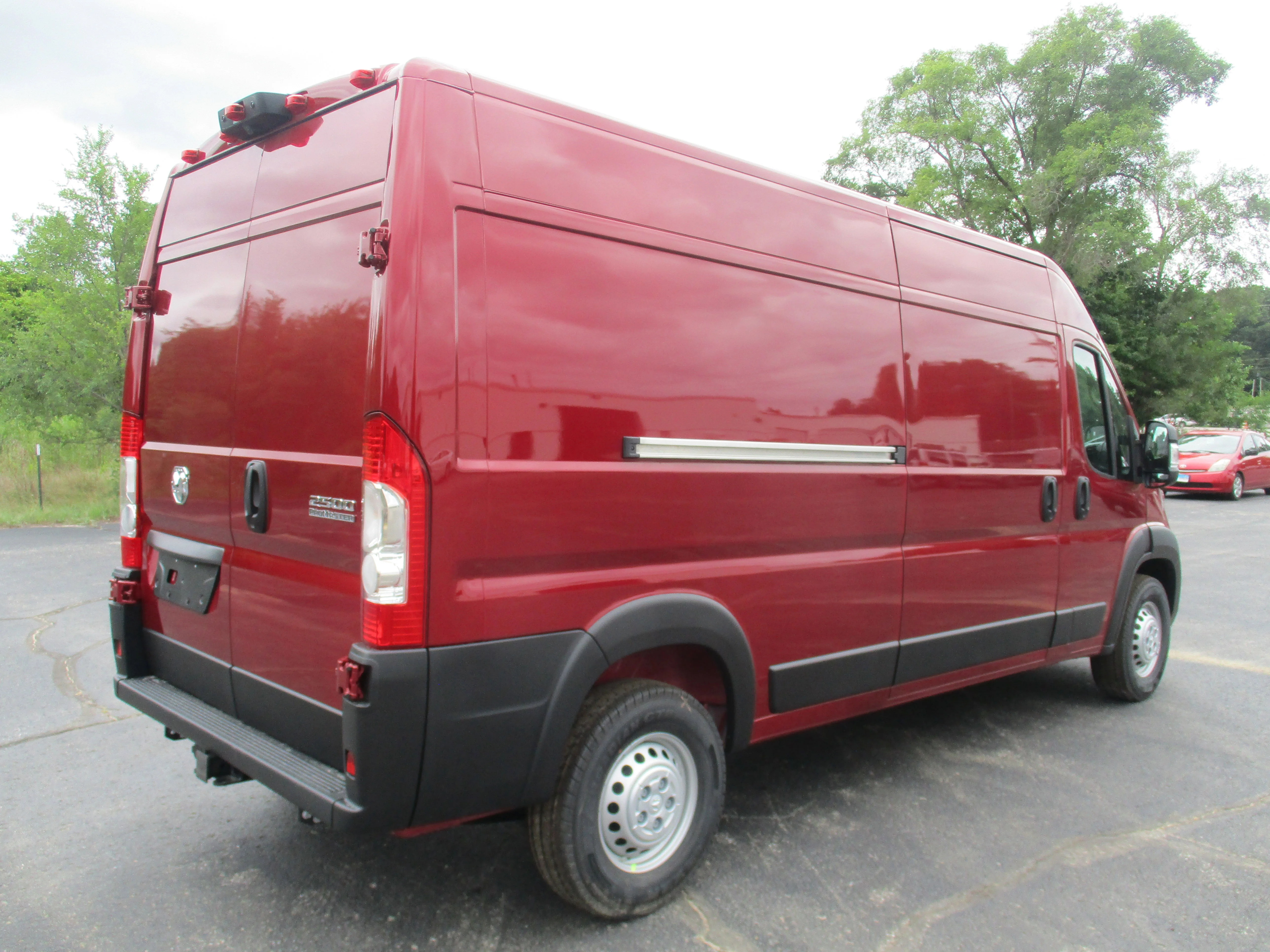 New 2026 Deep Cherry Red Crystal Pearl-Coat Exterior Paint RAM Tradesman 2500 High Roof 159 WB image 6