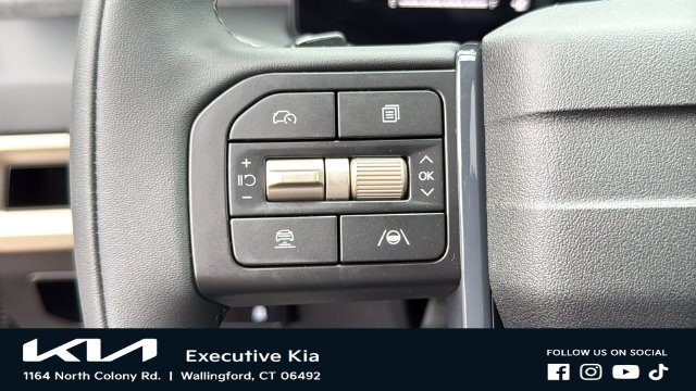 New 2027 Ivory Silver Kia S image 13
