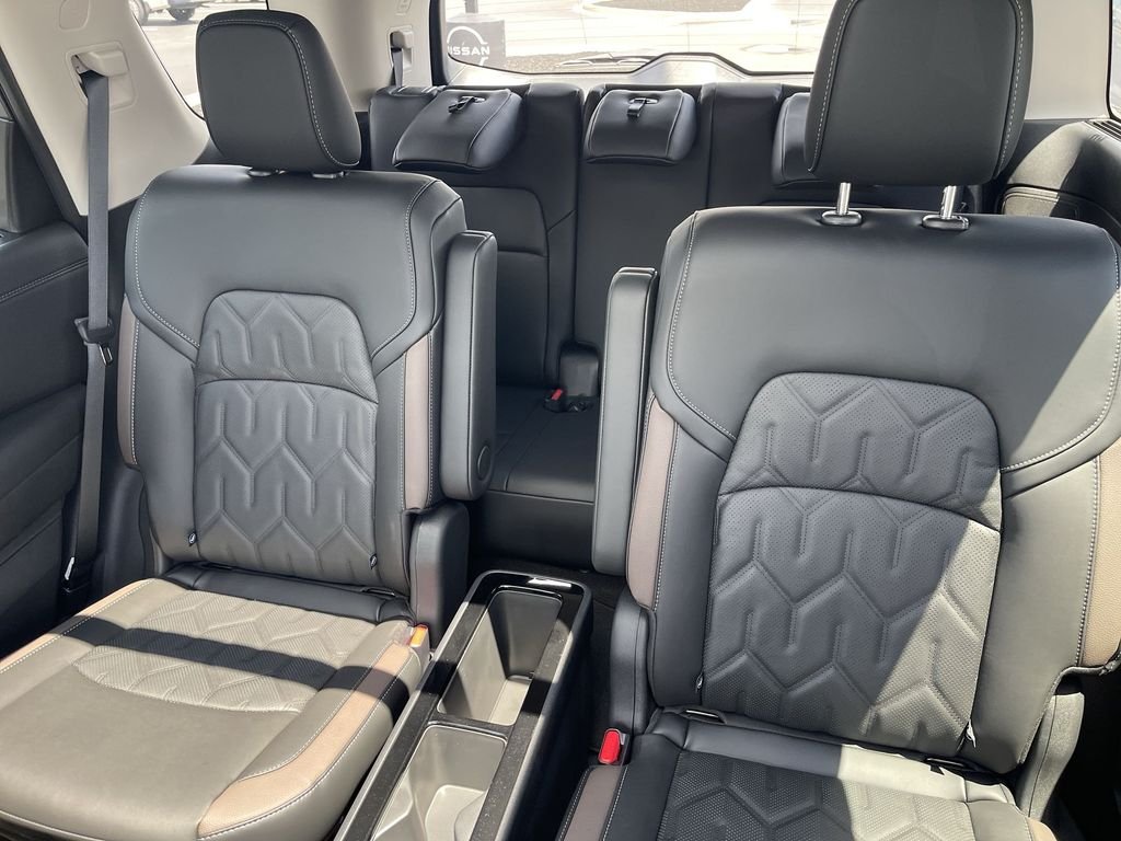 New 2026 Gray Nissan Platinum image 26