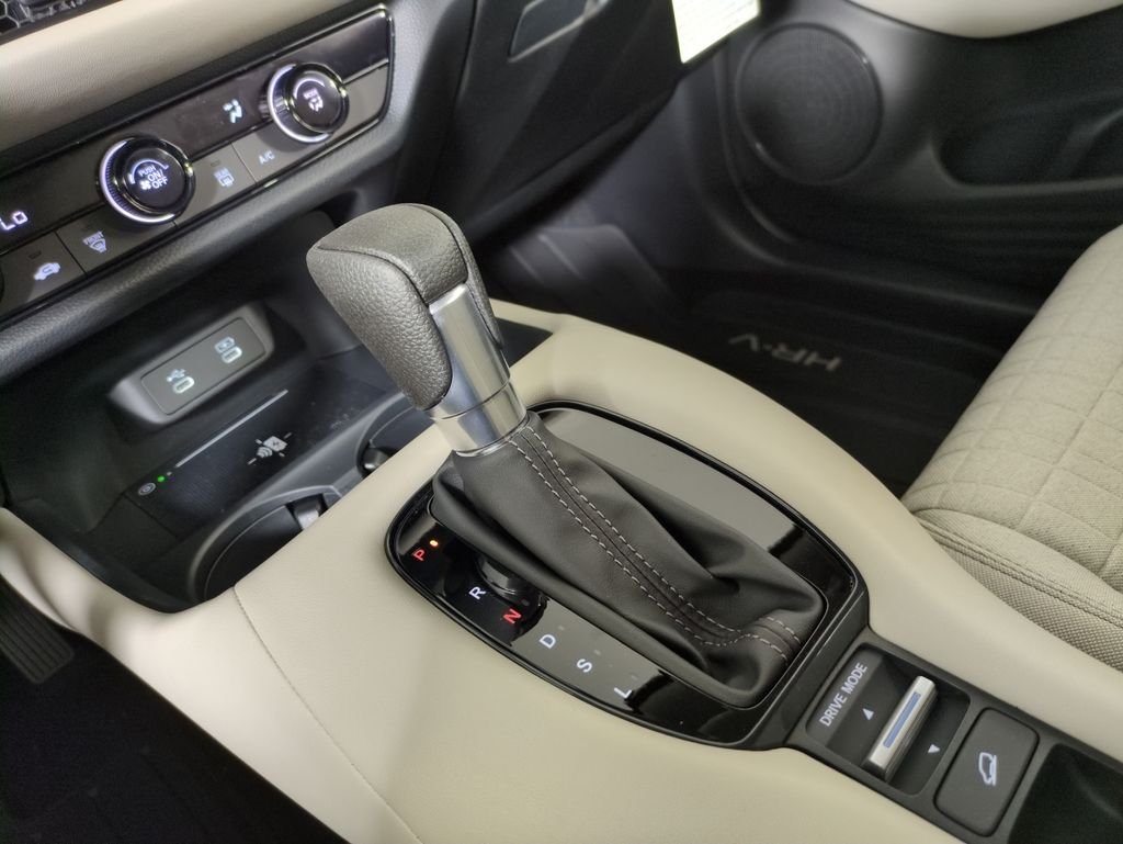 New 2027 Platinum White Pearl Honda LX image 22
