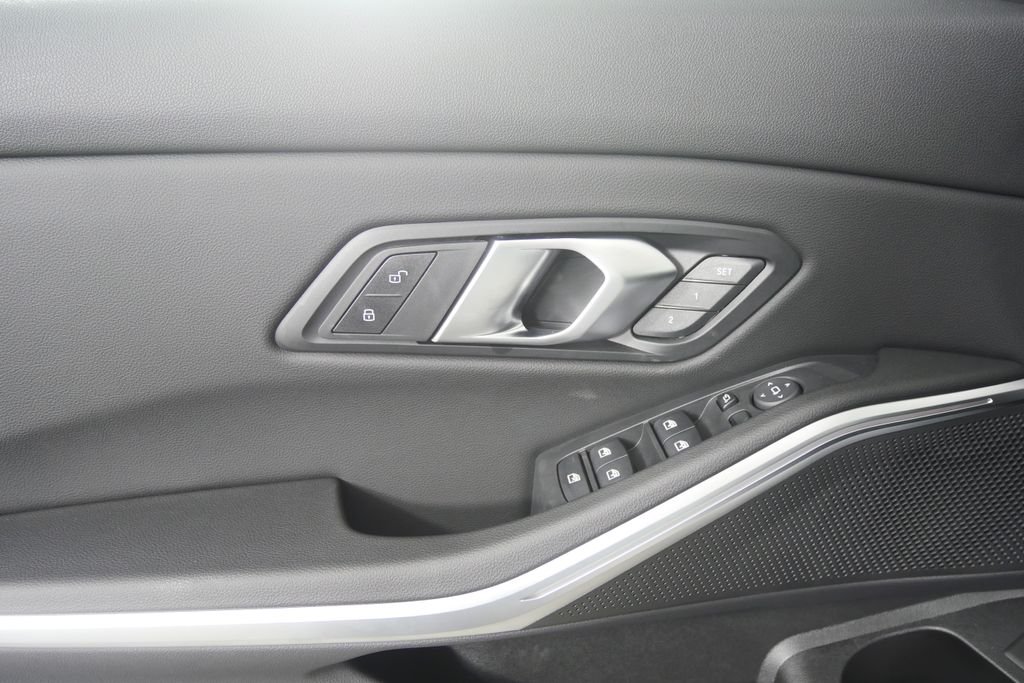 New 2026 Mineral White Metallic BMW 330i xDrive image 8