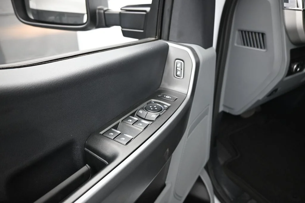 New 2026 Oxford White Ford XLT image 10