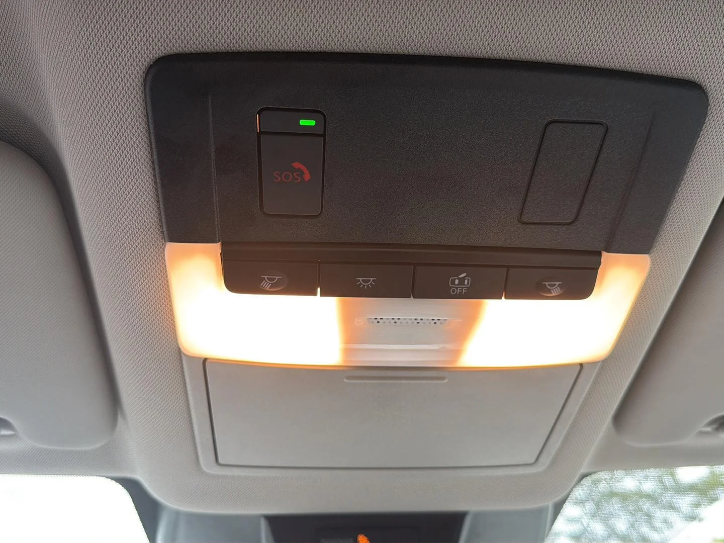 Used 2023 Scarlet Ember Tintcoat Nissan SV image 18