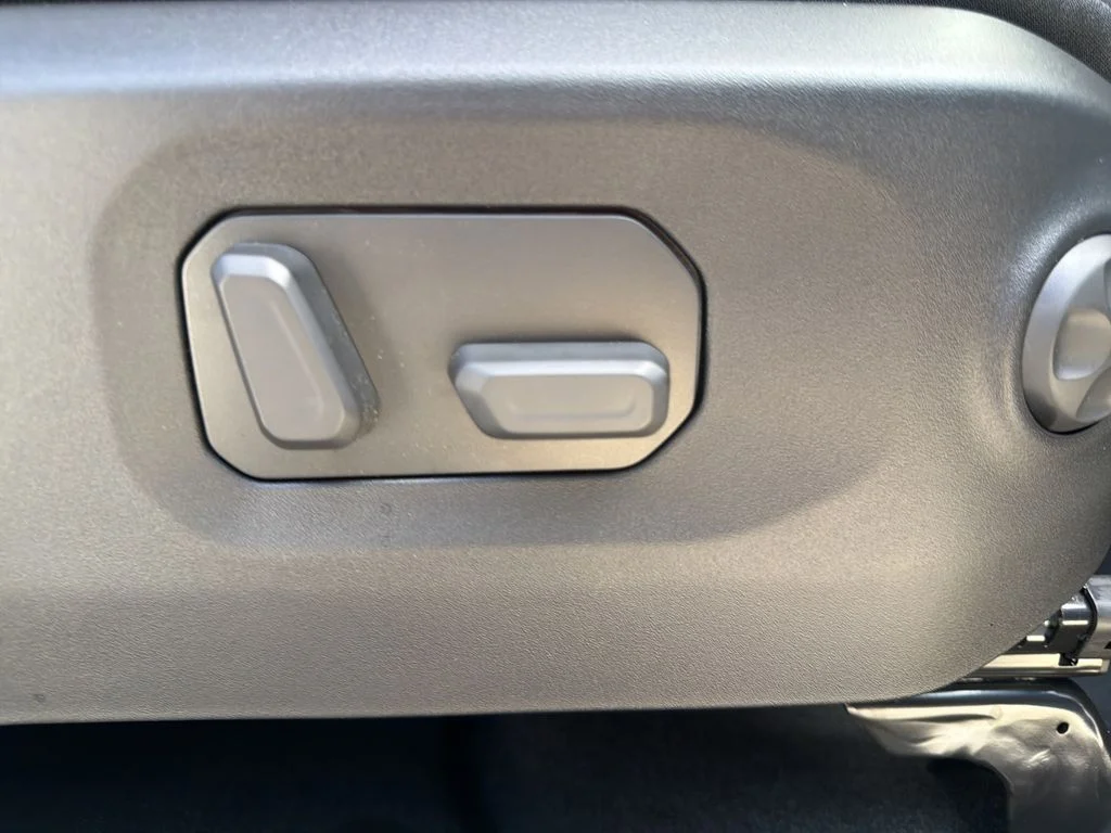 2026 Jeep Gladiator Sahara - Photo 21