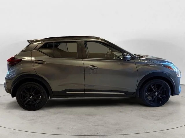Used 2022 Gray Nissan SR image 7