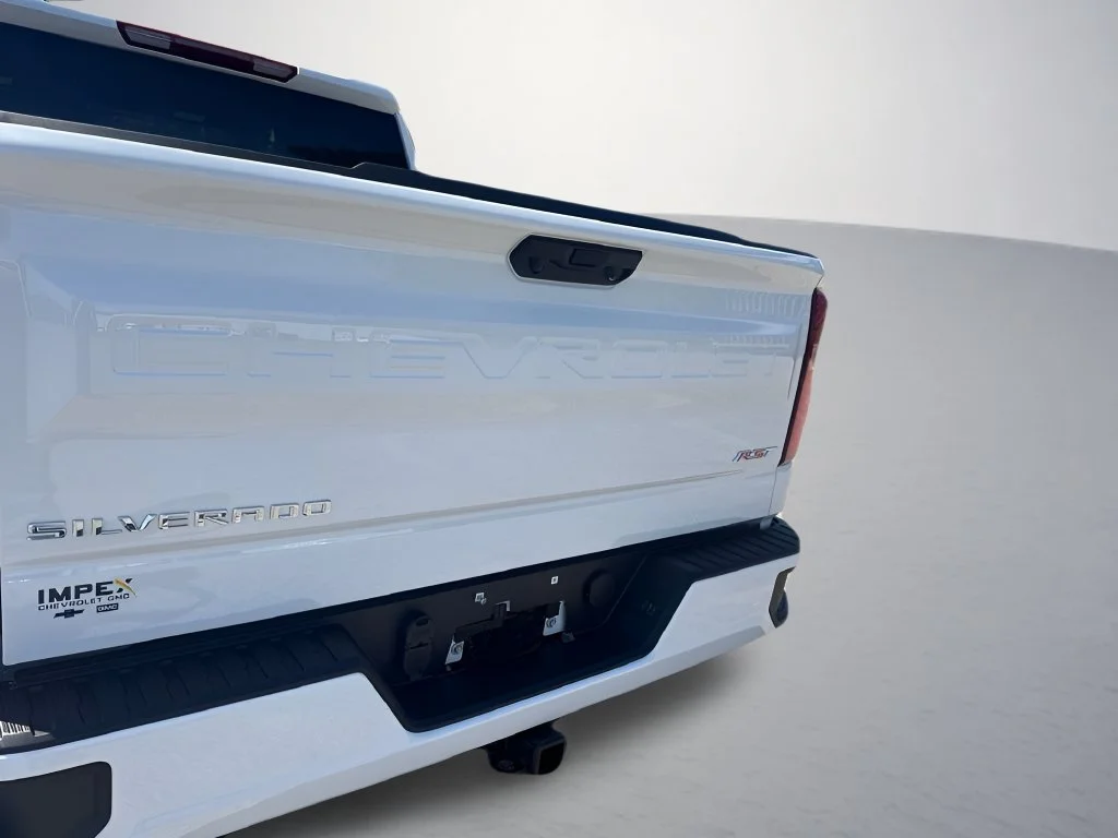 New 2026 White Chevrolet RST image 34