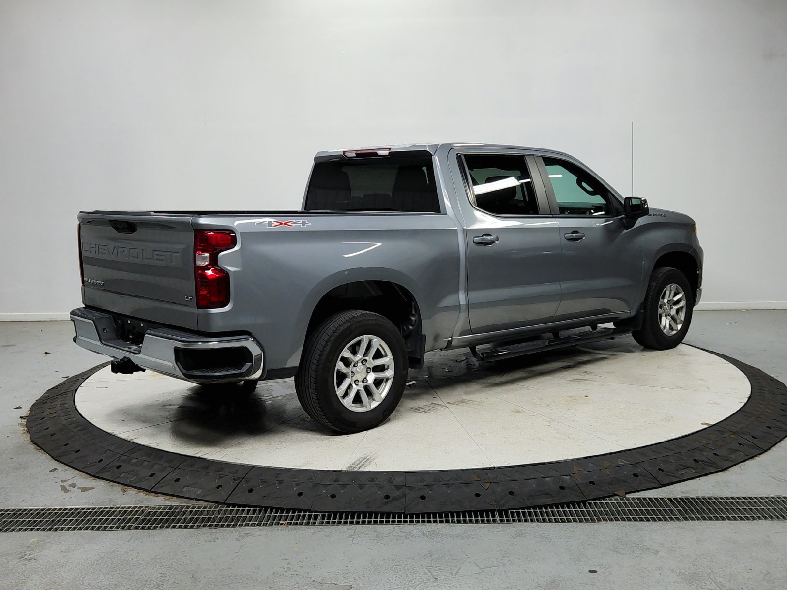 Used 2023 Gray Chevrolet LT image 8