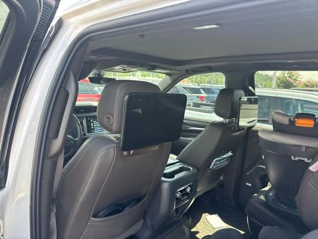 Used 2022 White GMC Denali image 11
