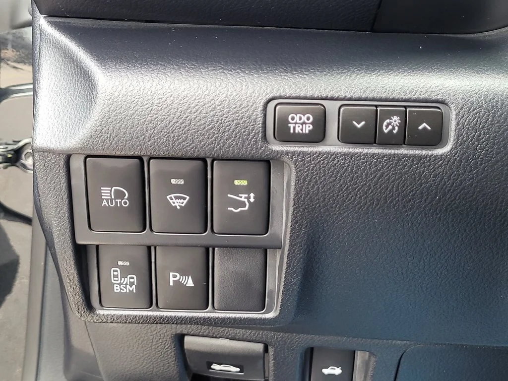 Used 2022 Black Lexus RWD image 18