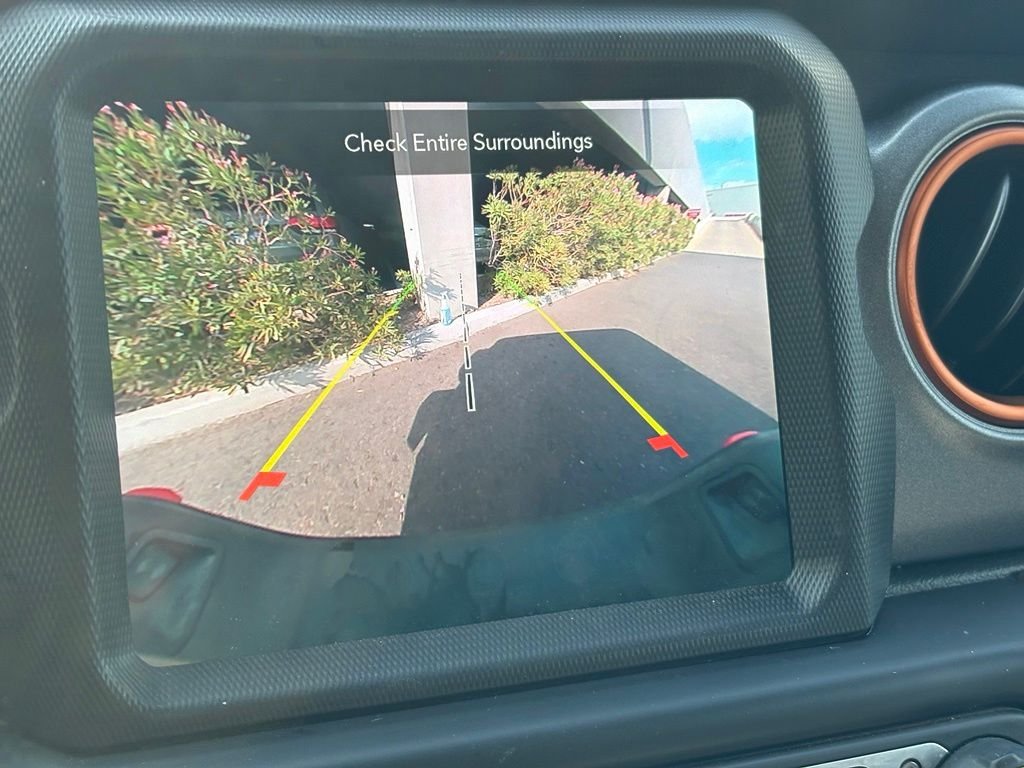 Used 2022 Gray Jeep Mojave image 14