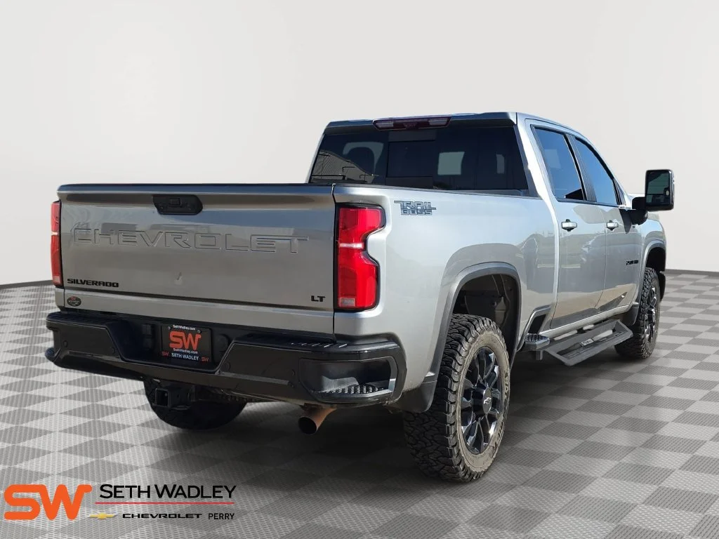 Used 2025 Sterling Gray Metallic Chevrolet LT image 7