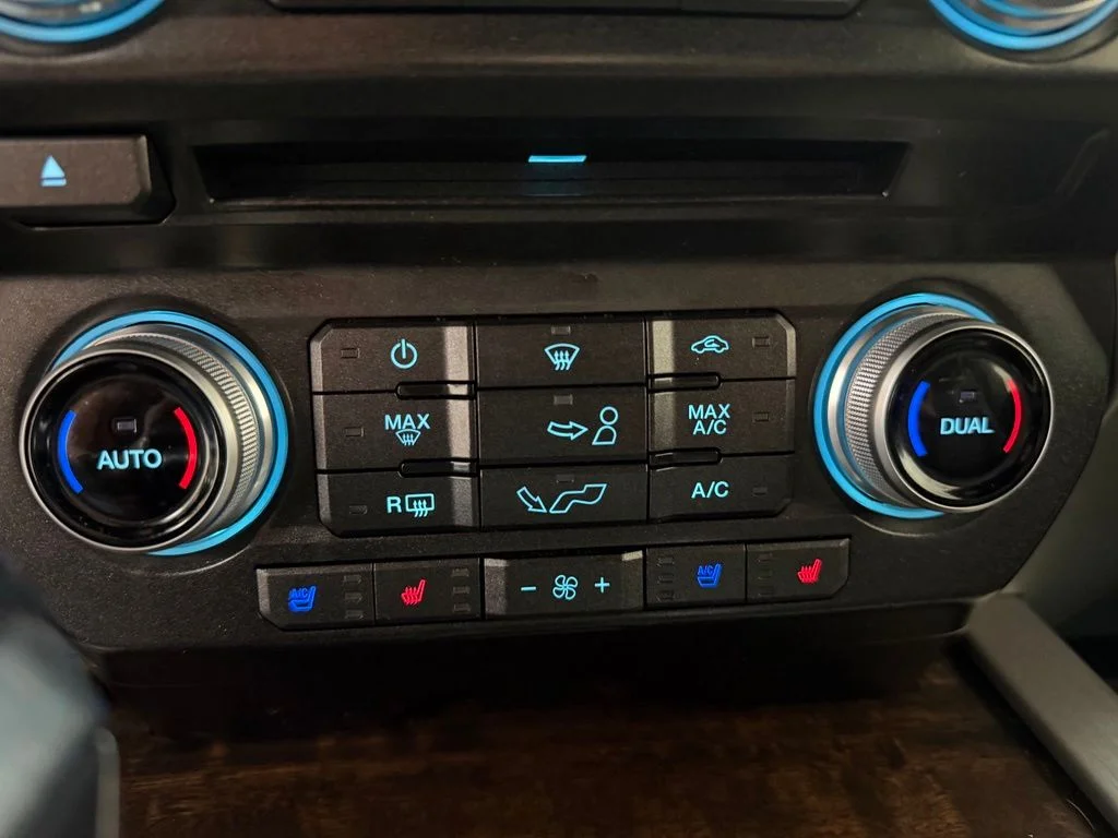 Used 2015 Gray Ford Platinum image 17