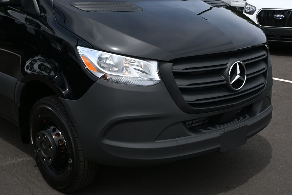 New 2026 Jet Black Mercedes-Benz Cargo 144 WB image 30