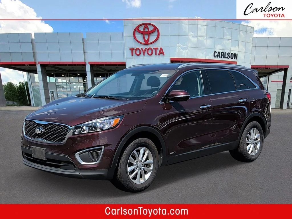 Used 2018 Purple Kia LX image 1