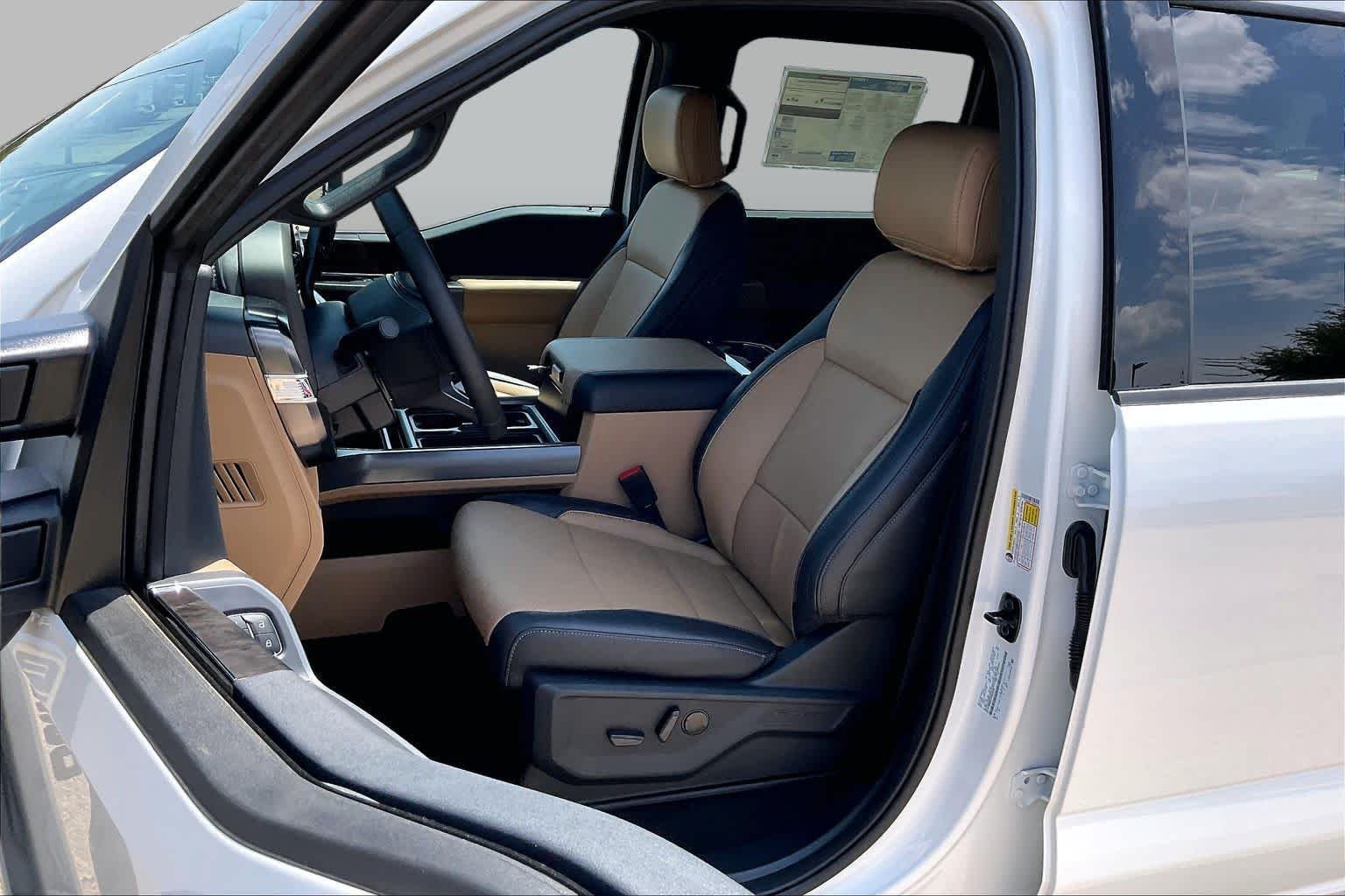 New 2026 Star White Metallic Tri-Coat Ford F-250® Lariat® image 9
