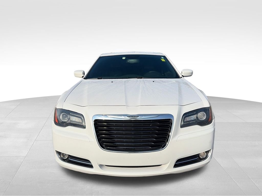 Used 2014 Ivory Chrysler S image 9