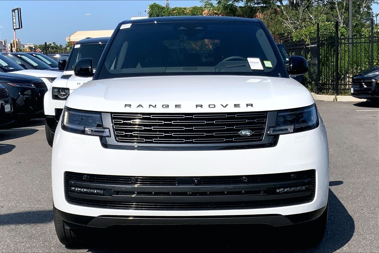New 2026 Fuji White Land Rover SE image 3