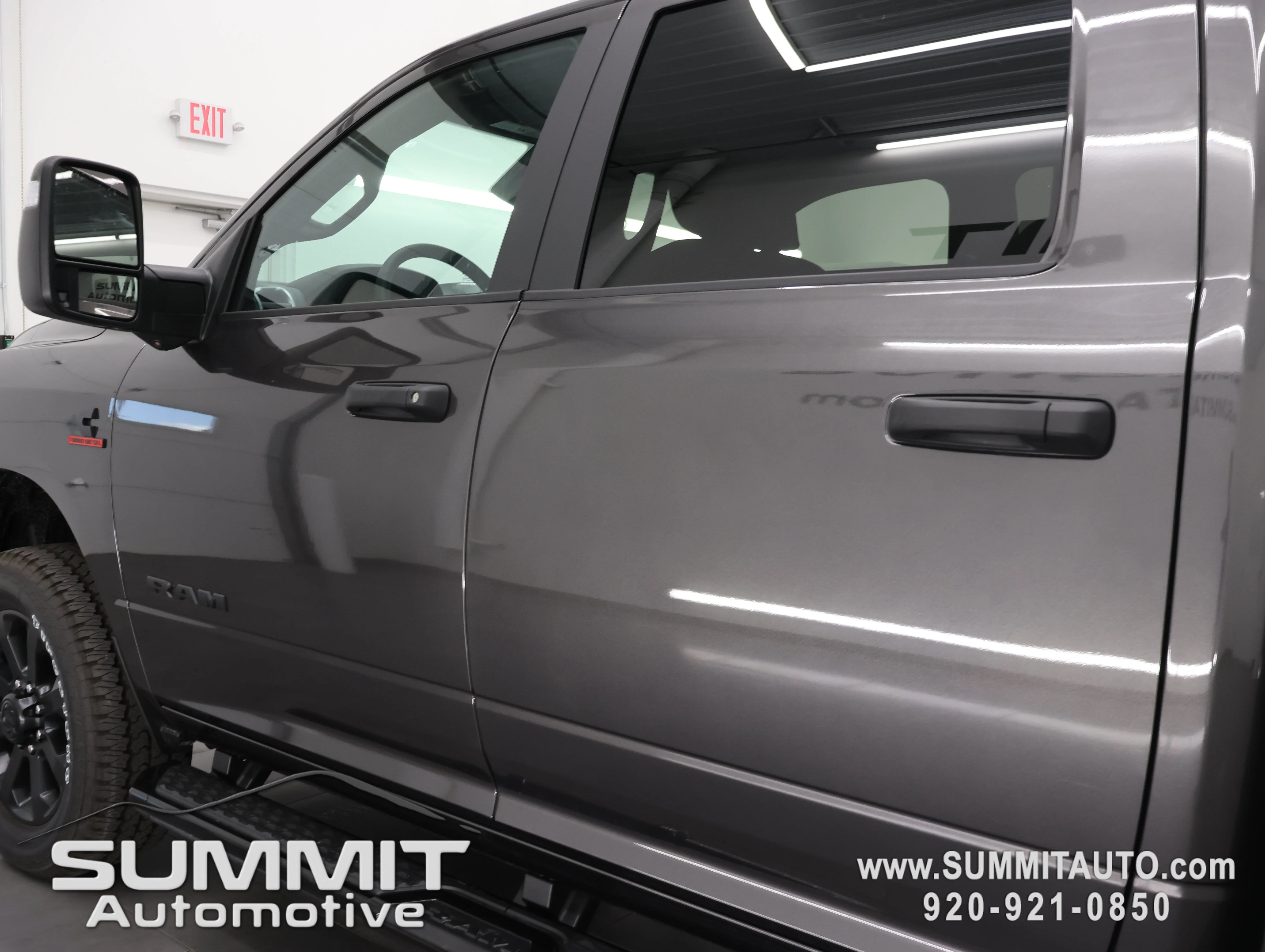 New 2026 Granite Crystal Metallic Clear-Coat Exterior Paint RAM Big Horn image 36