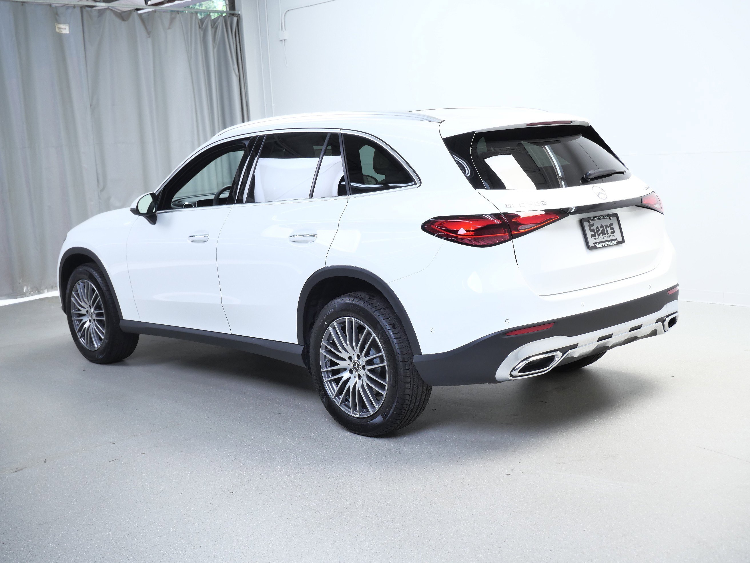 New 2026 Polar White Mercedes-Benz GLC 300 image 6