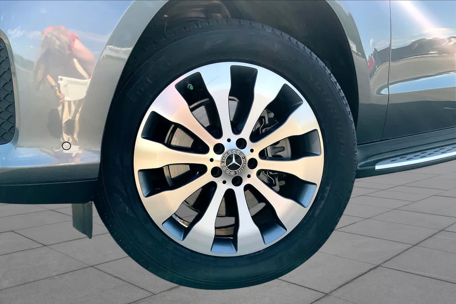 Used 2018 Selenite Grey Metallic Mercedes-Benz GLS 450 image 11