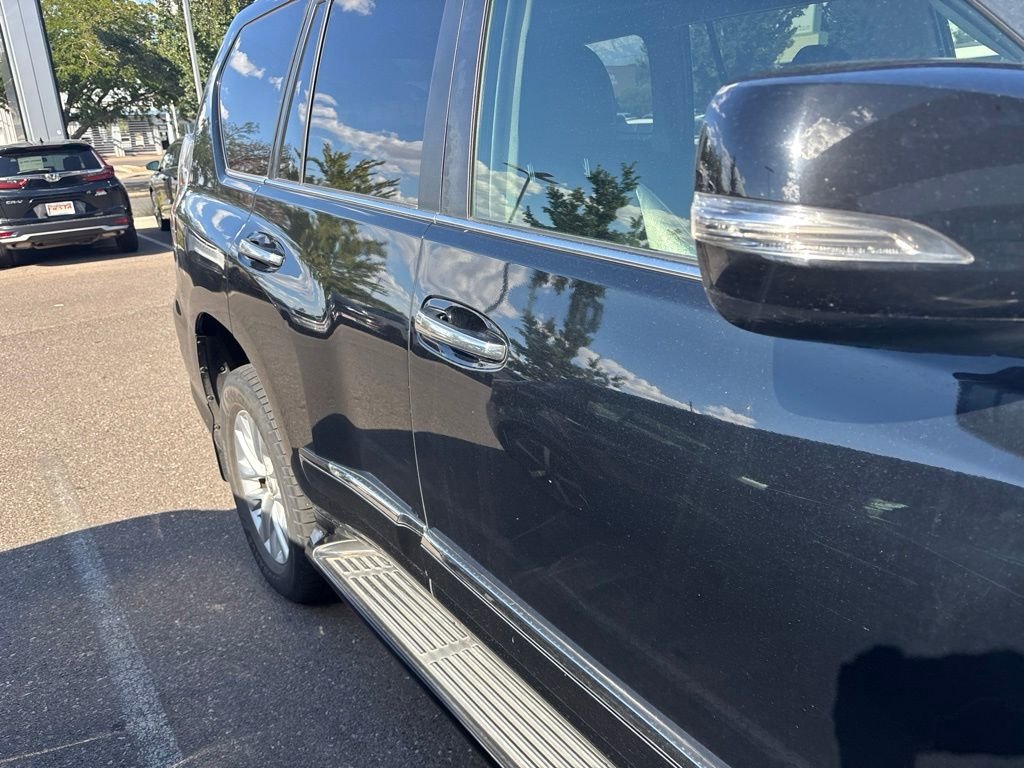 Used 2014 Black Lexus 460 image 11