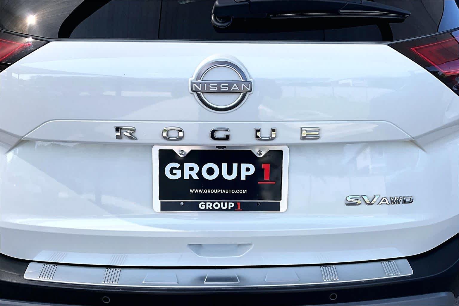 Used 2023 Pearl White Tricoat Nissan SV image 10
