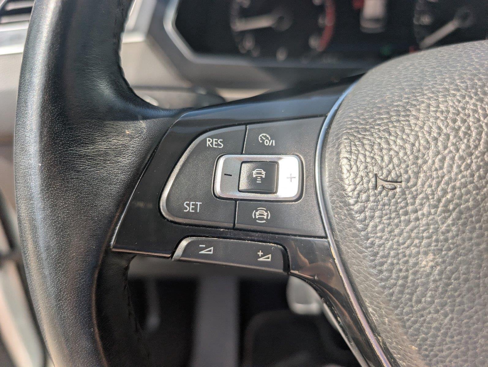 Used 2019 Pure White Volkswagen SEL image 26