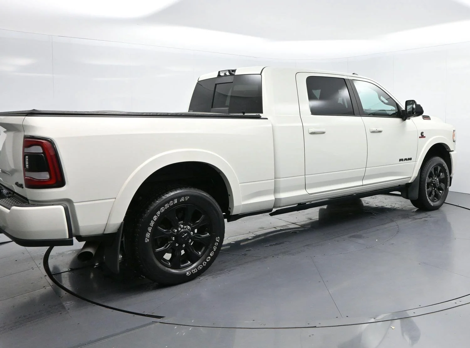Used 2022 Pearl White Ram Limited image 7