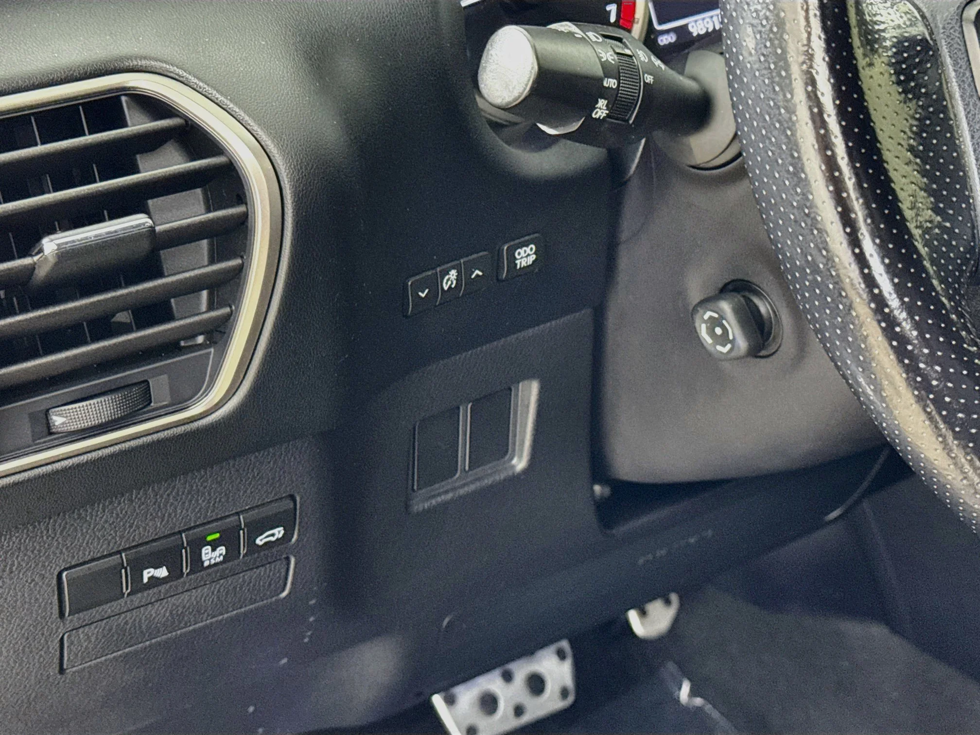 Used 2016  Lexus FWD 4dr image 12