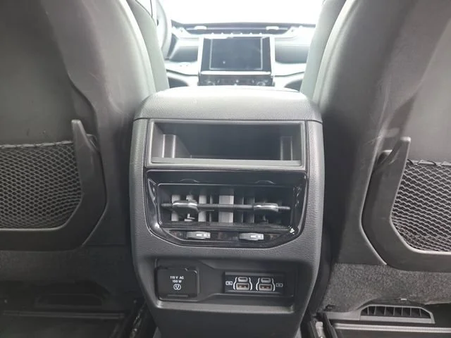 Used 2024 Silver Zynith Jeep Altitude X image 29