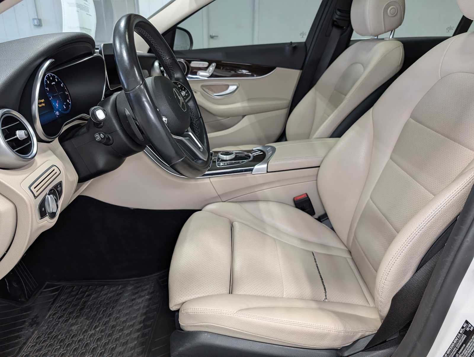 Used 2019 Polar White Mercedes-Benz C 300 image 4