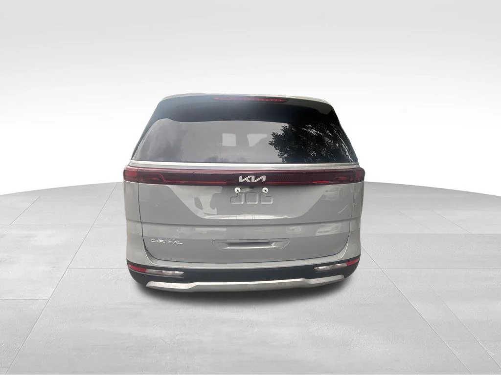 Used 2024 White Kia EX image 5