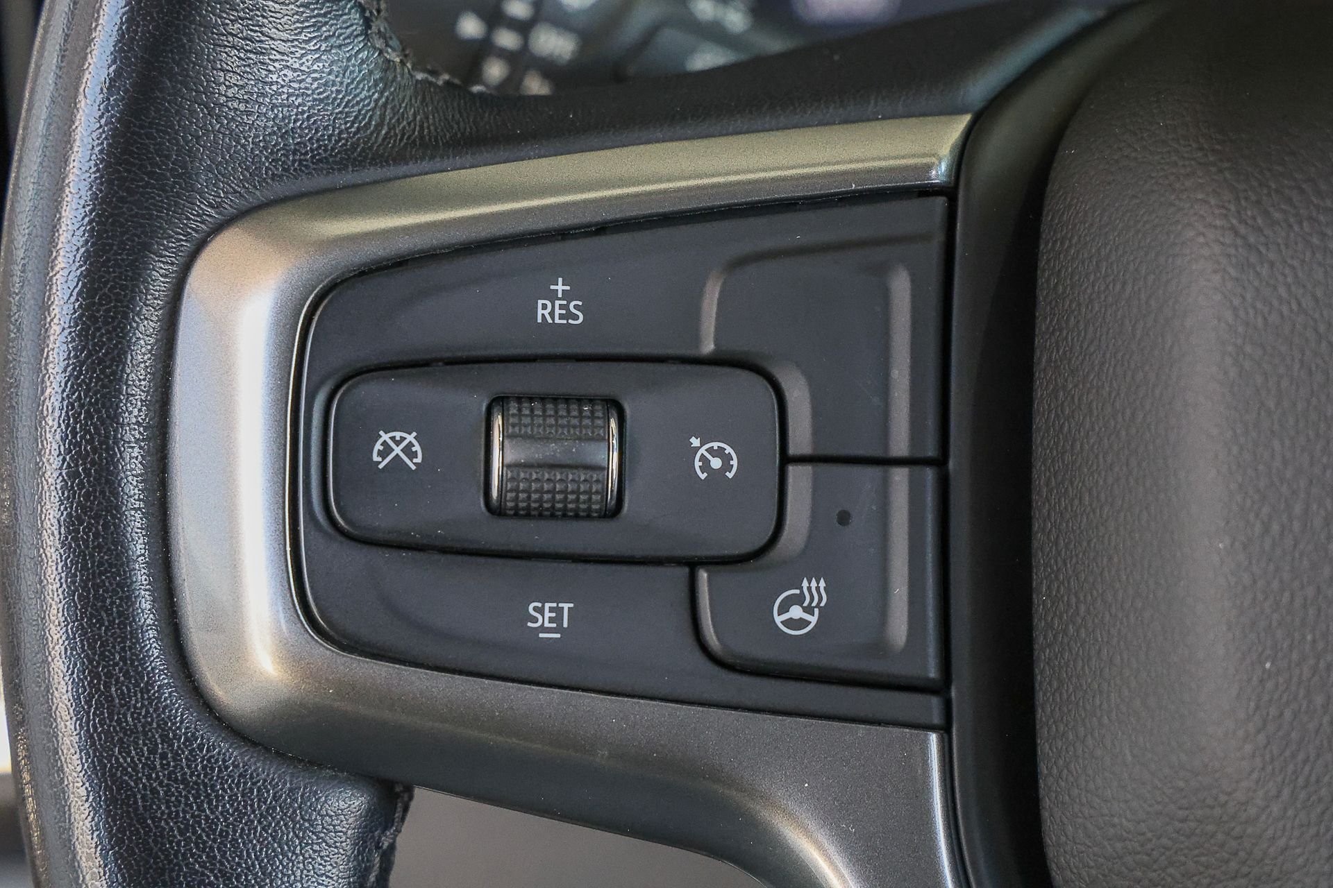 Used 2022 White Chevrolet LT image 25