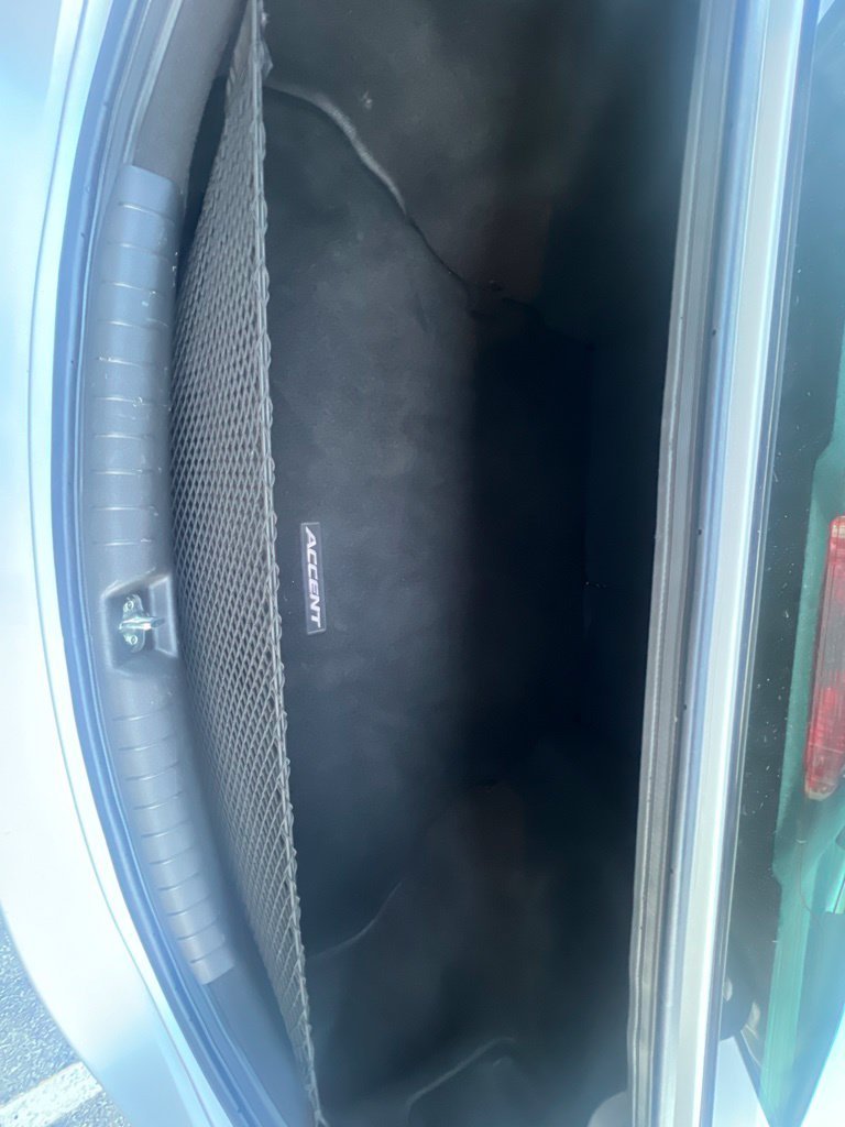 Used 2021 Silver Hyundai SE image 17